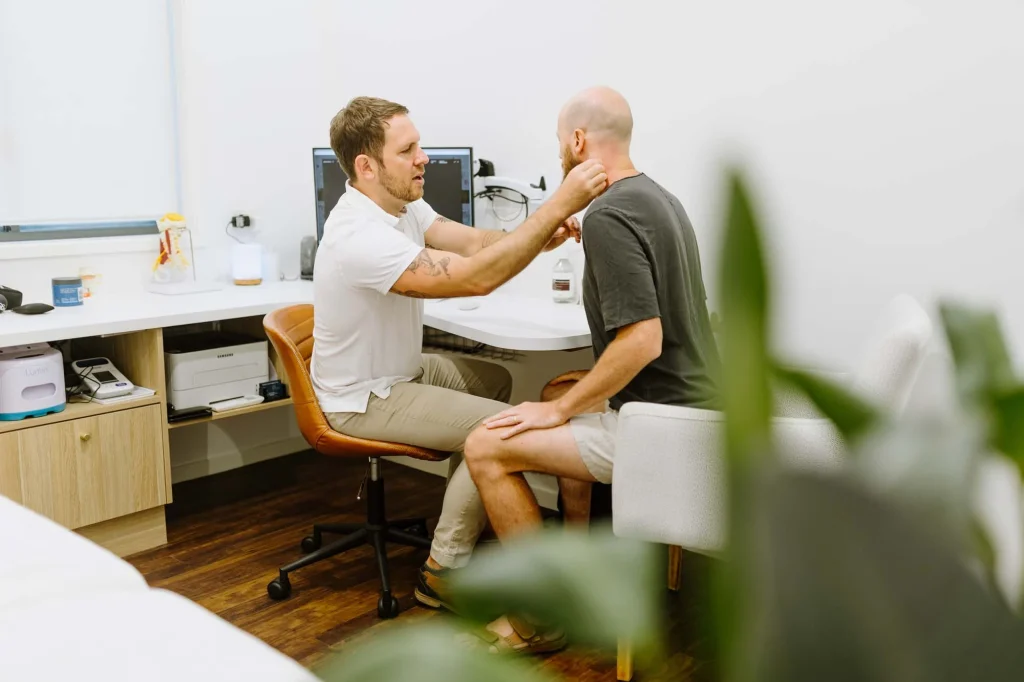 Patient with neck related headache sees Ballina Osteopath, at North Coast head neck and jaw clinic